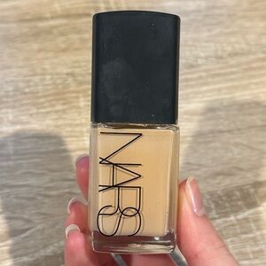 NARS Sheer Glow Foundation - Medium 1 Punjab